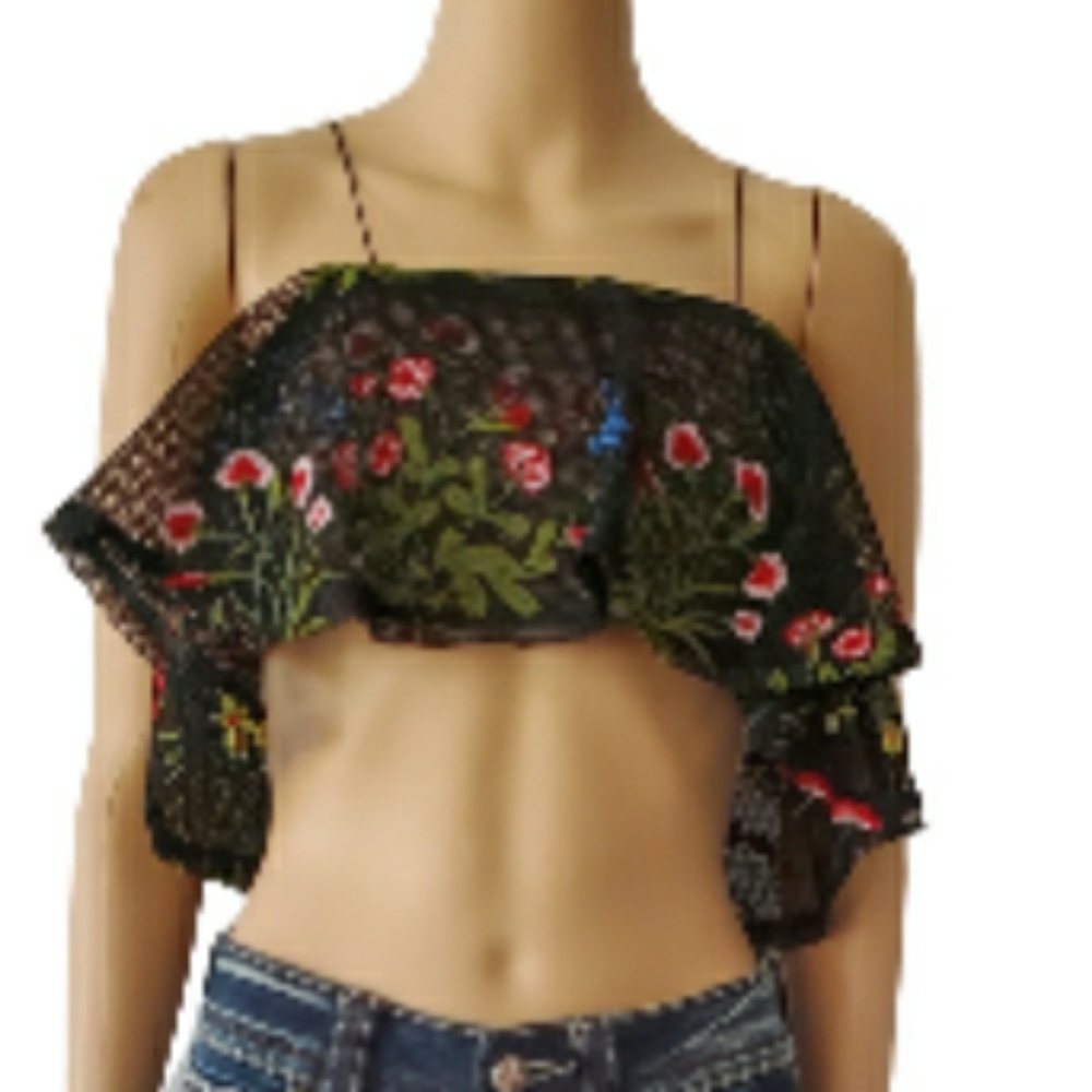 Vone Knit Embroidered Cropped Top Size Small NWT